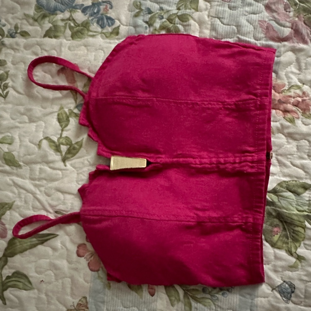 Cropped pink